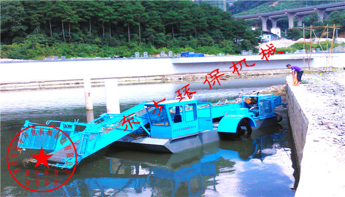 贵州贵阳市陆地方舟景区购买的DF-BJ110型全自动保洁船