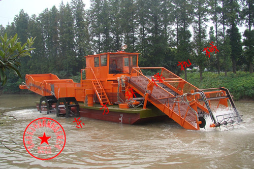 福建省龙岩市客户购买的DF-SHL110型全自动水葫芦打捞船